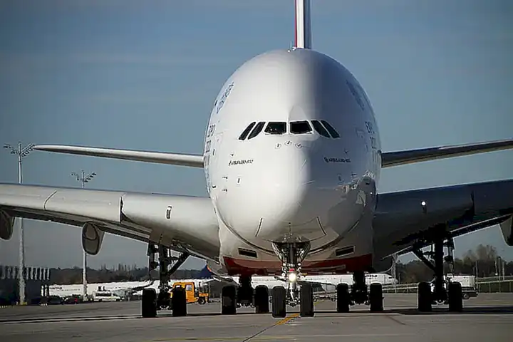 Aéroport de Corfou Dangereux?Eine detaillierte Analyse derPiste Atterrissage Corfuund anderer spektakulärer Landebahnen weltweit
