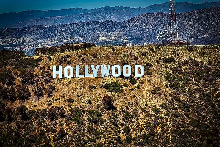 Albas Kritik an der oberflächlichen Männerwelt Hollywoods