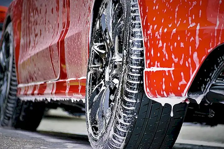 Der Nabilla Car Wash und die Ethik des Reality-TV