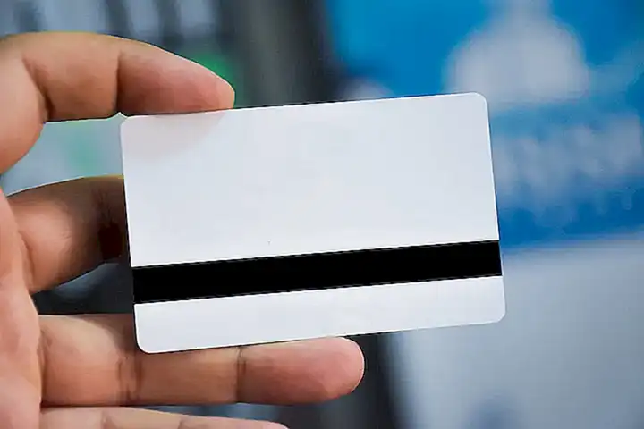 Namensgebung und Identität