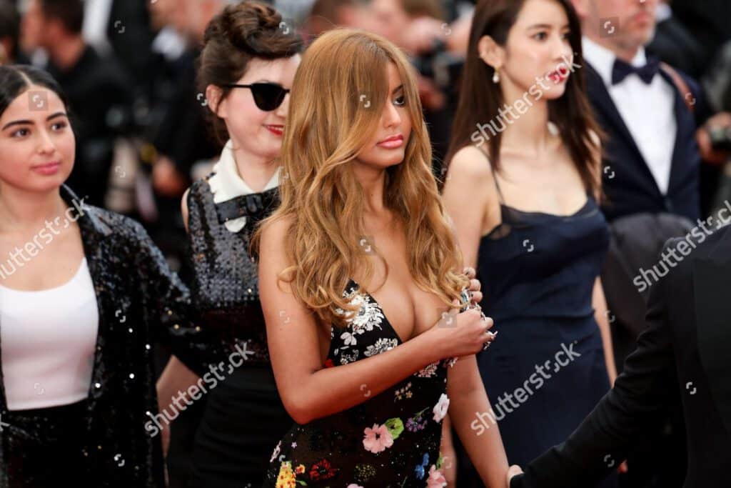 Zahia Dehar OnlyFans: Ein Tiefgründiger Einblick in die Welt des digitalen Glamour und der Selbstvermarktung
