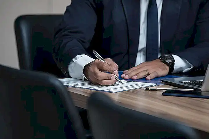 Zivilrechtliche Ansprüche und Schadensersatz